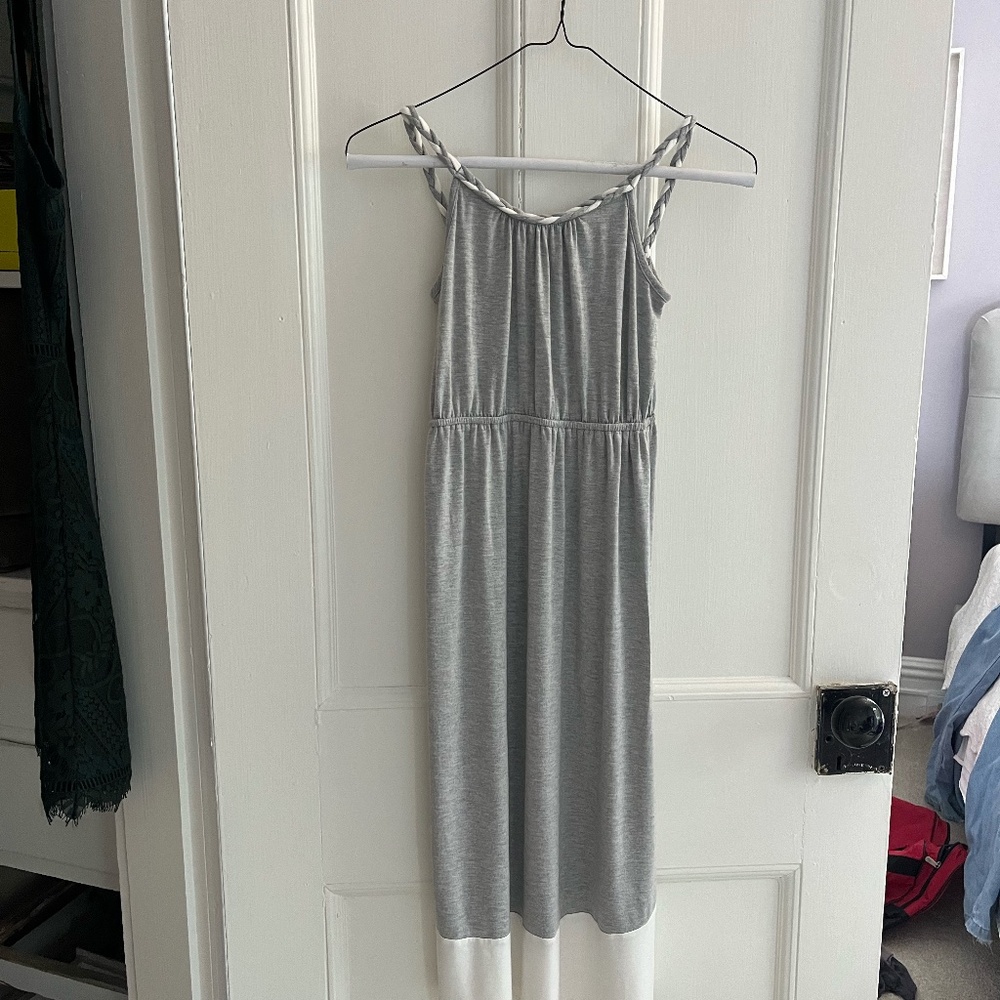 Column grey and white maxi dress w/ scoop neck